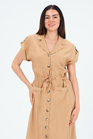 Yakalı Düğmeli Elbise