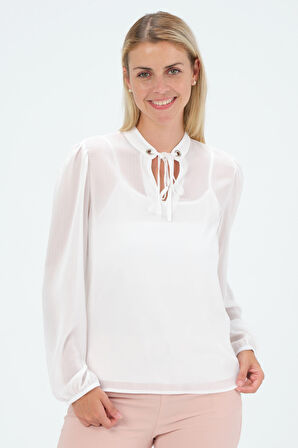 Yakası Bağlama Detaylı Bluz