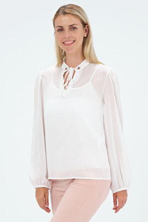 Yakası Bağlama Detaylı Bluz