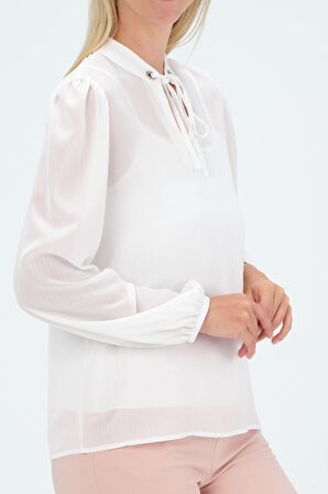 Yakası Bağlama Detaylı Bluz