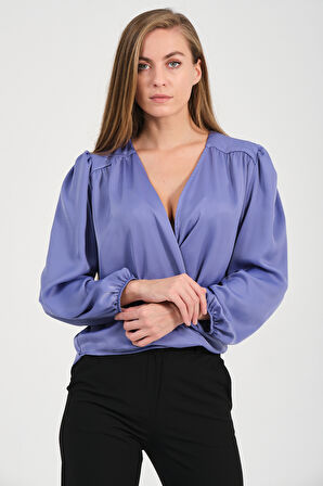 Kuruvaze Kapamalı Saten Bluz