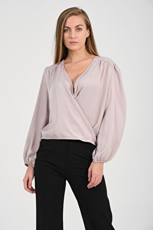 Kuruvaze Kapamalı Saten Bluz