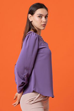 iİnci Aksesuarlı Saten Bluz