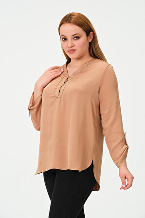 Büyük Beden Yakası Zincir Aksesuarlı Bluz