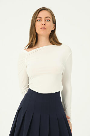 Omuz Dekolteli Büzgülü Bluz