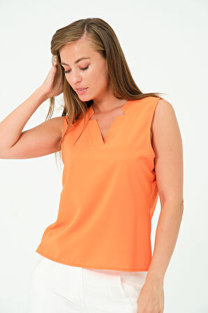 Kolsuz Basic Yaka Detaylı Bluz