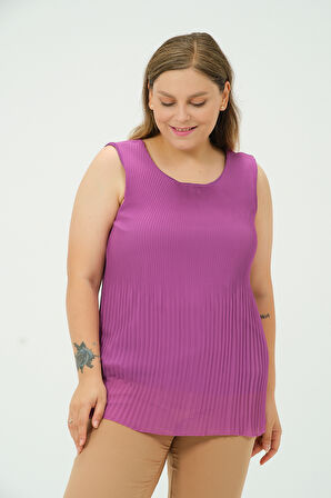 Büyük Beden Kolsuz Pilise Detaylı Bluz