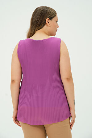 Büyük Beden Kolsuz Pilise Detaylı Bluz