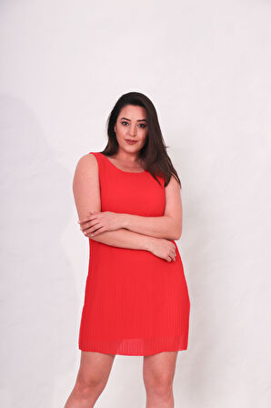 Büyük Beden Kolsuz Piliseli Elbise