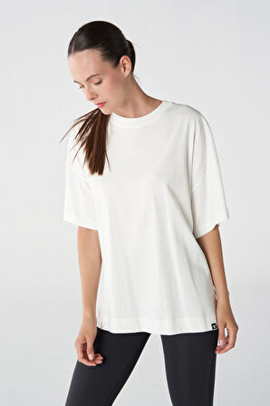 Hummel LIV OVERSIZE KISA KOLLU TİŞÖRT