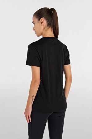 Hummel T-TE GRAPHIC LOGO LAYER TEE KISA KOLLU TİŞÖRT
