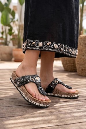 Guja 26Y217-4 Kadın Taşlı Düz Terlik Siyah