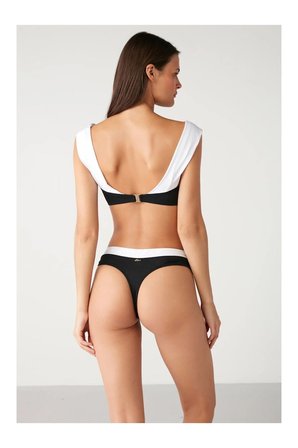 CRUE STRING BİKİNİ TAKIMI