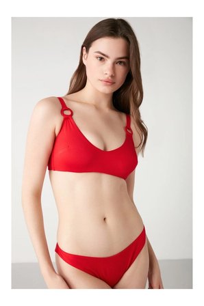 Solena Halka Detaylı Düz Renk Bikini