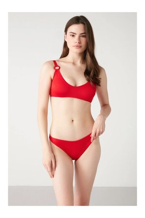 Solena Halka Detaylı Düz Renk Bikini
