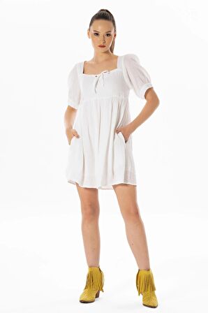 Kısa Kol Lara Kare Yaka Bağlama Detaylı Yazlık Müslin Elbise Beyaz Byz