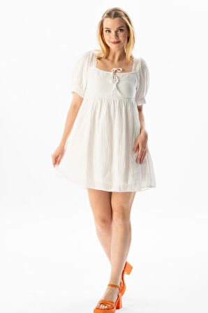 Kısa Kol Lara Kare Yaka Bağlama Detaylı Yazlık Müslin Elbise Beyaz Byz