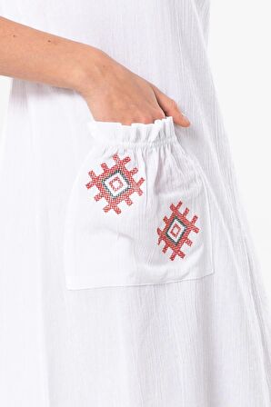 Kısa Kol Şile Bezi Kruvaze Yaka Nakışlı Tülin Midi Boy Yazlık Otantik Elbise Beyaz Byz