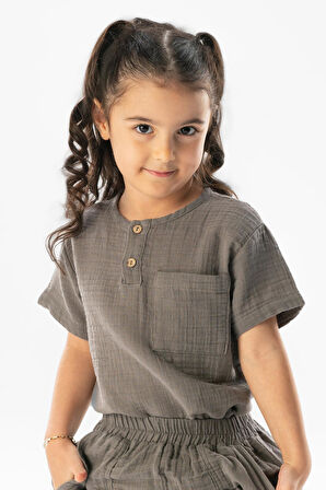 Kısa Kol Batı Cep Detaylı Yazlık Müslin Kız Çocuk Tshirt Gri Gri