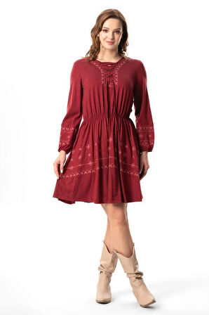 Uzun Kol Hayat Bağlamalı Sonbahar ve Kışlık Nakışlı Otantik Kısa Yünlü Viskon Elbise Bordo Brd