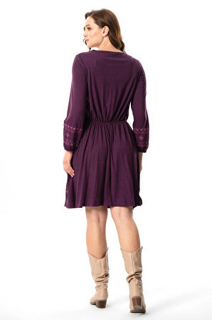 Uzun Kol Hayat Bağlamalı Sonbahar ve Kışlık Nakışlı Otantik Kısa Yünlü Viskon Elbise Mürdüm Mrd