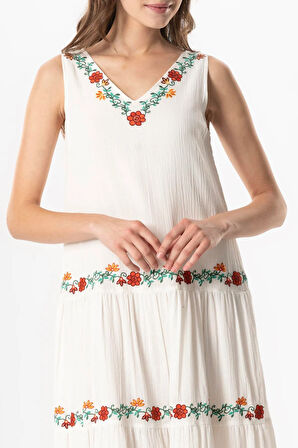 Kolsuz Şile Bezi Bahar V Yaka Nakışlı Uzun Yazlık Elbise Krem Krm