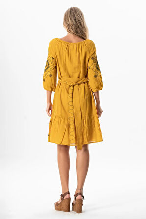 Yarım Kol Vual Yeşim Kemer Detaylı Nakışlı Kısa Yazlık Elbise Hardal Hrd