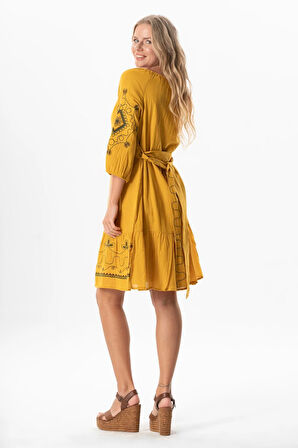 Yarım Kol Vual Yeşim Kemer Detaylı Nakışlı Kısa Yazlık Elbise Hardal Hrd