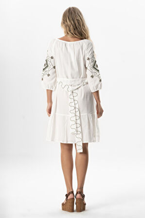 Yarım Kol Vual Yeşim Kemer Detaylı Nakışlı Kısa Yazlık Elbise Krem Krm