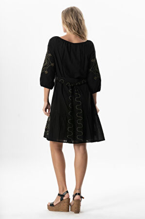 Yarım Kol Vual Yeşim Kemer Detaylı Nakışlı Kısa Yazlık Elbise Siyah Syh