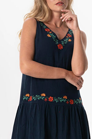 Kolsuz Şile Bezi Bahar V Yaka Nakışlı Uzun Yazlık Elbise Lacivert Lcvt