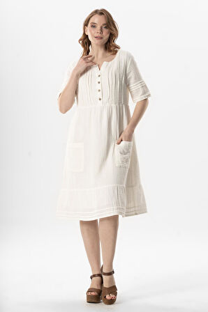 Kısa Kol Kare Yaka Dora Cep Detaylı Midi Boy Müslin Yazlık  Elbise Kırık Beyaz KrkByz