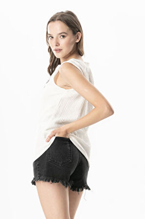 Kolsuz V Yaka Berrin Güpür Detaylı Müslin Yazlık Bluz Kırık Beyaz KrkByz