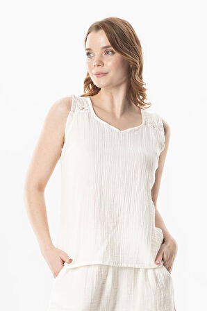 Kolsuz Fırfır Detaylı Duru Oval Yaka Müslin Yazlık Bluz Kırık Beyaz KrkByz