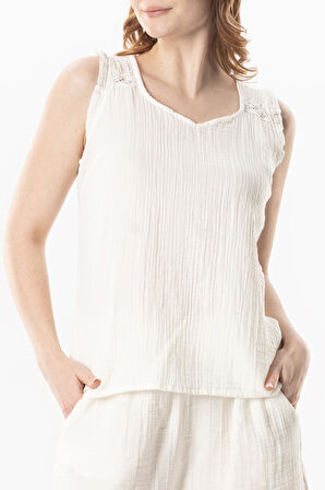 Kolsuz Fırfır Detaylı Duru Oval Yaka Müslin Yazlık Bluz Kırık Beyaz KrkByz