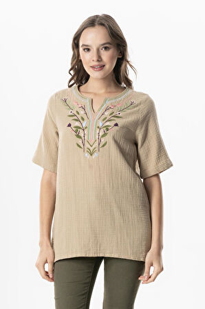 Kısa Kol Çiçek V Yaka Nakışlı Müslin Yazlık Bluz Vizon Vzn