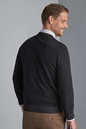 Siyah Standart Fit Dar Kalıp Yarım Balıkçı Desenli  Triko