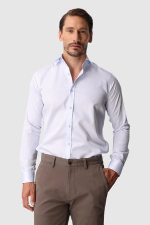 Beyaz Regular Fit Geniş Kalıp Klasik Yaka Düz Uzun Kollu Cepsiz %100 Pamuk Non Iron Ütü İstemeyen Gömlek 