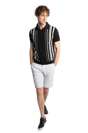 Siyah Slim Fit Dar Kalıp Düğmeli Polo Yaka Desenli Kısa Kollu Triko Tişört
