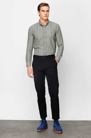 Siyah Erkek Pamuklu Kumaş Pantolon Regular Fit – Rahat Kalıp Günlük Ofis Stili
