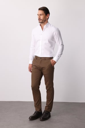 Erkek Bej Pamuklu Dynamic Fit Pantolon – Günlük ve Şık