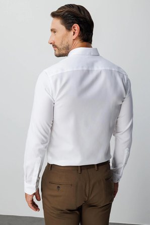 Beyaz Slim Fit Dar Kalıp Klasik Yaka Düz Uzun Kollu Cepsiz %100 Pamuk Non Iron Ütü İstemeyen Gömlek 