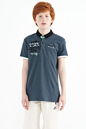 Orman Yeşili Yazı Nakış Detaylı Standart Kalıp Polo Yaka Erkek Çocuk T-Shirt - 11085 | 4-5 Yaş