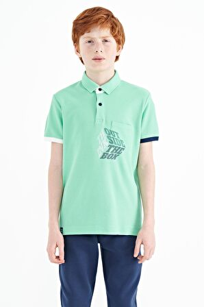 Su Yeşili Ön Cep Detaylı Baskılı Standart Kalıp Polo Yaka Erkek Çocuk T-Shirt - 11102 | 5-6 Yaş
