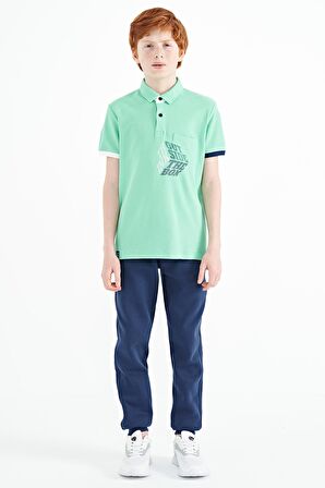 Su Yeşili Ön Cep Detaylı Baskılı Standart Kalıp Polo Yaka Erkek Çocuk T-Shirt - 11102 | 5-6 Yaş