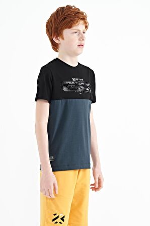 Orman Yeşili Yazı Baskılı Renk Bloklu Standart Kalıp O Yaka Erkek Çocuk T-Shirt - 11134 | 7-8 Yaş