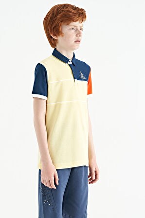 Sarı Renk Bloklu Nakış Yazı Detaylı Standart Kalıp Polo Yaka Erkek Çocuk T-Shirt - 11109 | 5-6 Yaş