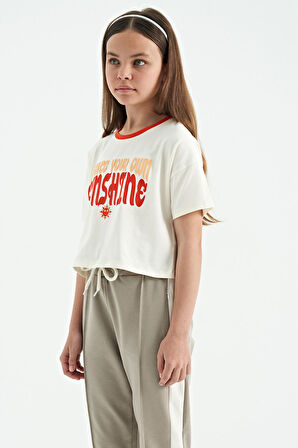 Ekru Renkli Yazı Baskılı O Yaka Oversize  Kısa Kollu Kız Çocuk T-Shirt - 75111 | 10-11 Yaş