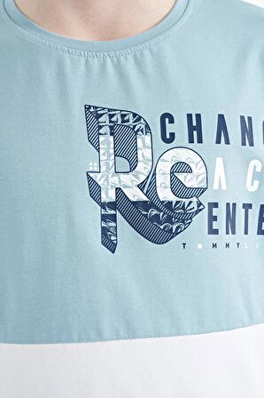 Açık Mavi Baskı Detaylı Renk Bloklu Standart Kalıp O Yaka Erkek Çocuk T-Shirt - 11107 | 12-13 Yaş