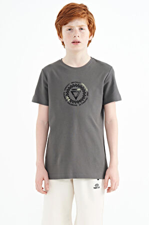 Koyu Gri Nakış İşleme Detaylı O Yaka Standart Kalıp Erkek Çocuk T-Shirt - 11115 | 8-9 Yaş